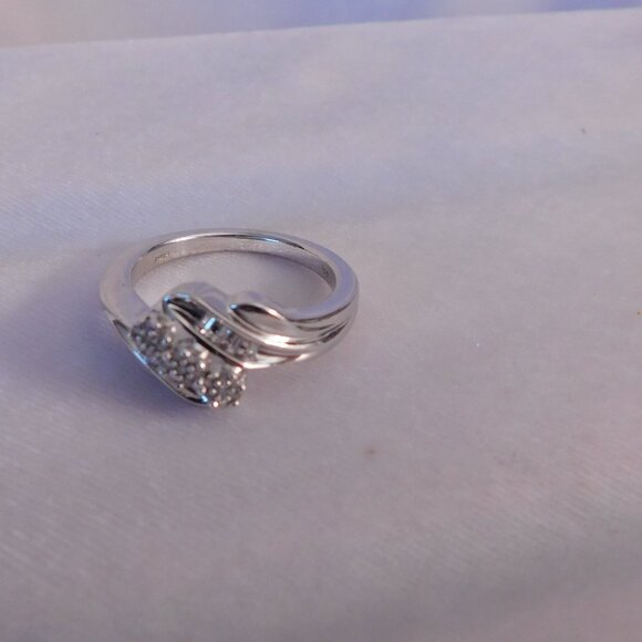 Ladies 925 Stainless Steel Moissanite Ring - Picture 1 of 7